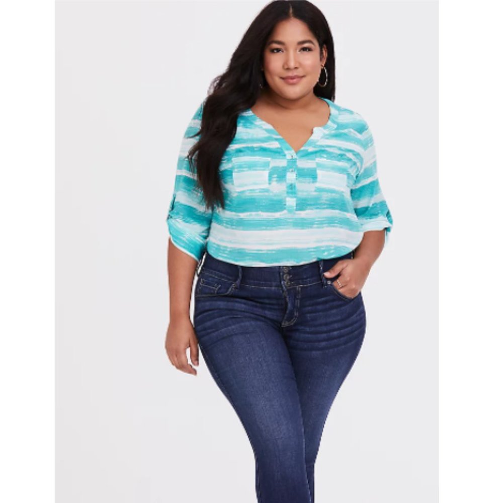 Torrid harper aqua streack challis blouse size 0/XL